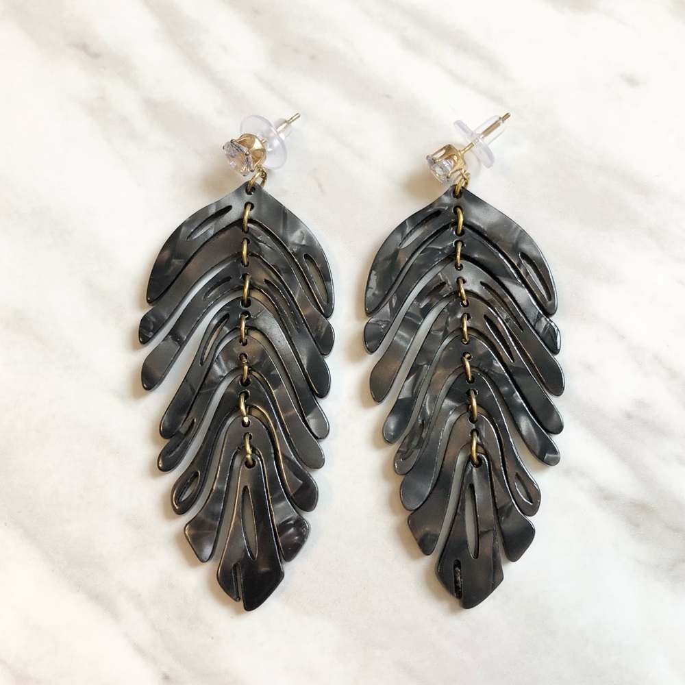🎉 New Cubana Large Black Merle Leaf Dangle Earrings